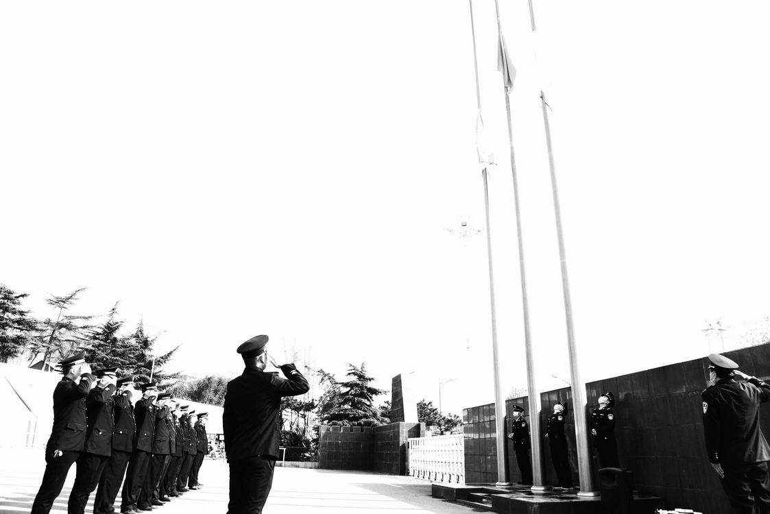調整大小 安陽(yáng)園區降半旗圖1黑白